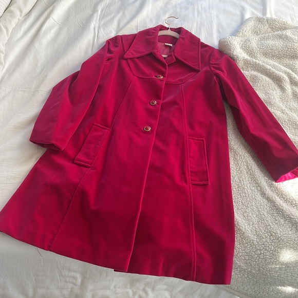 VINTAGE Raspberry Velvet Coat - Picture 4 of 12